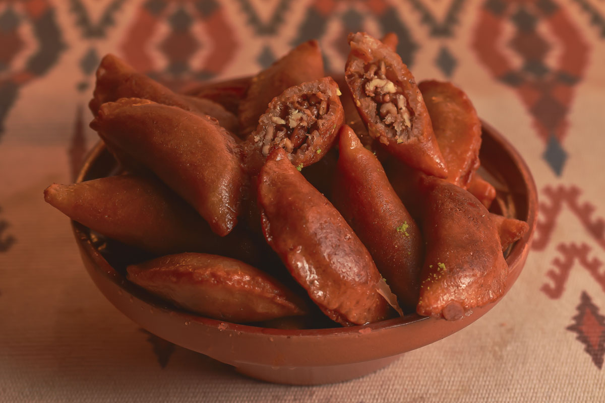 Qatayef-walnuts---قطايف-جوز Blank Image